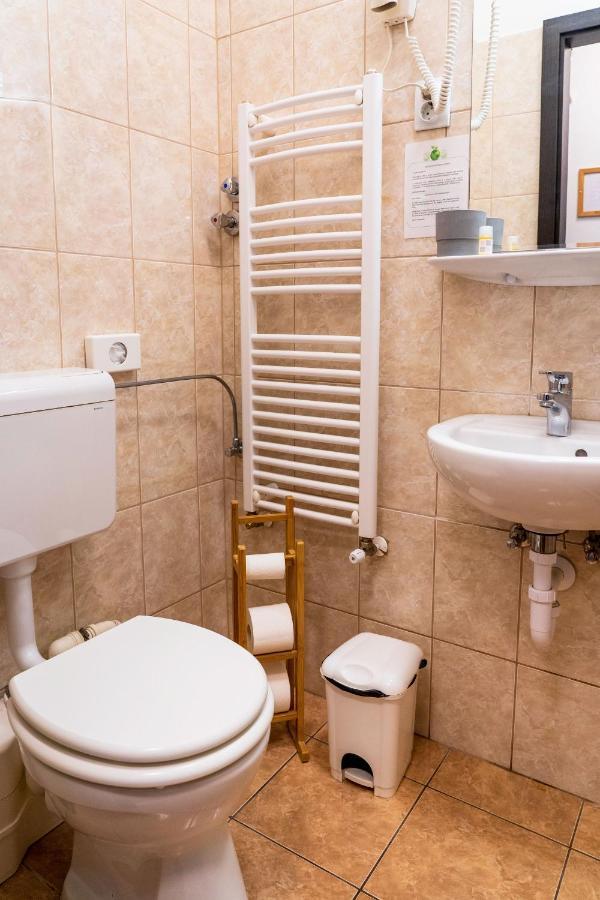 Hotel Metro Budapest Extérieur photo