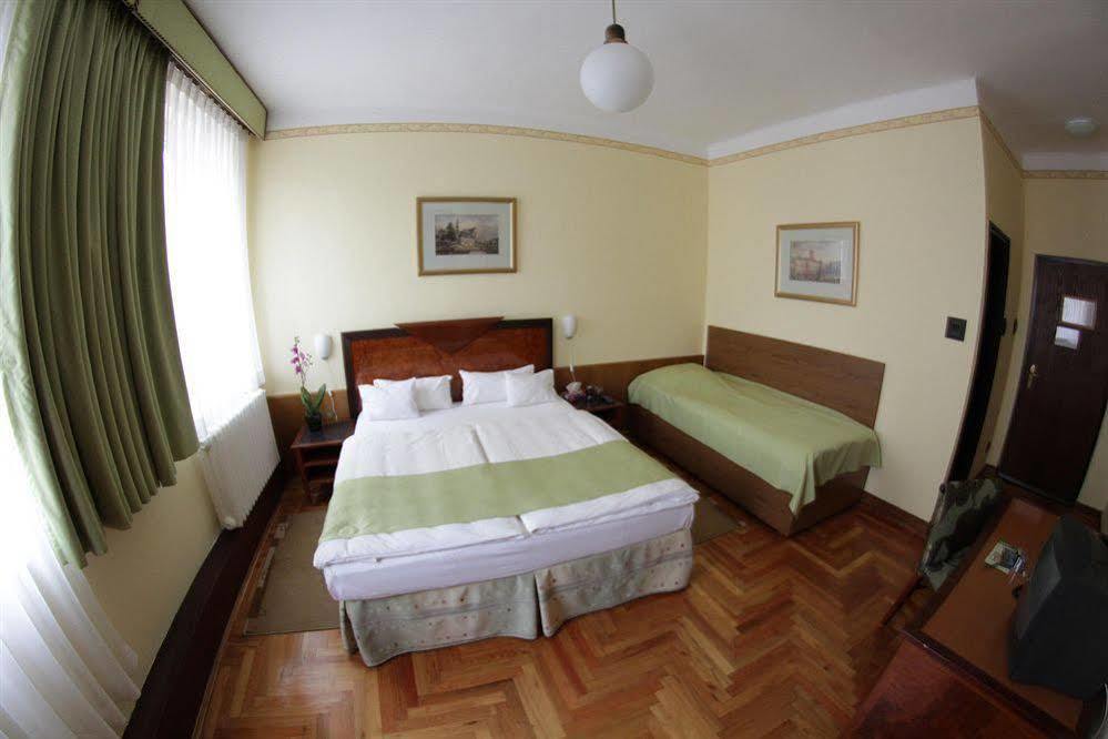 Hotel Metro Budapest Extérieur photo